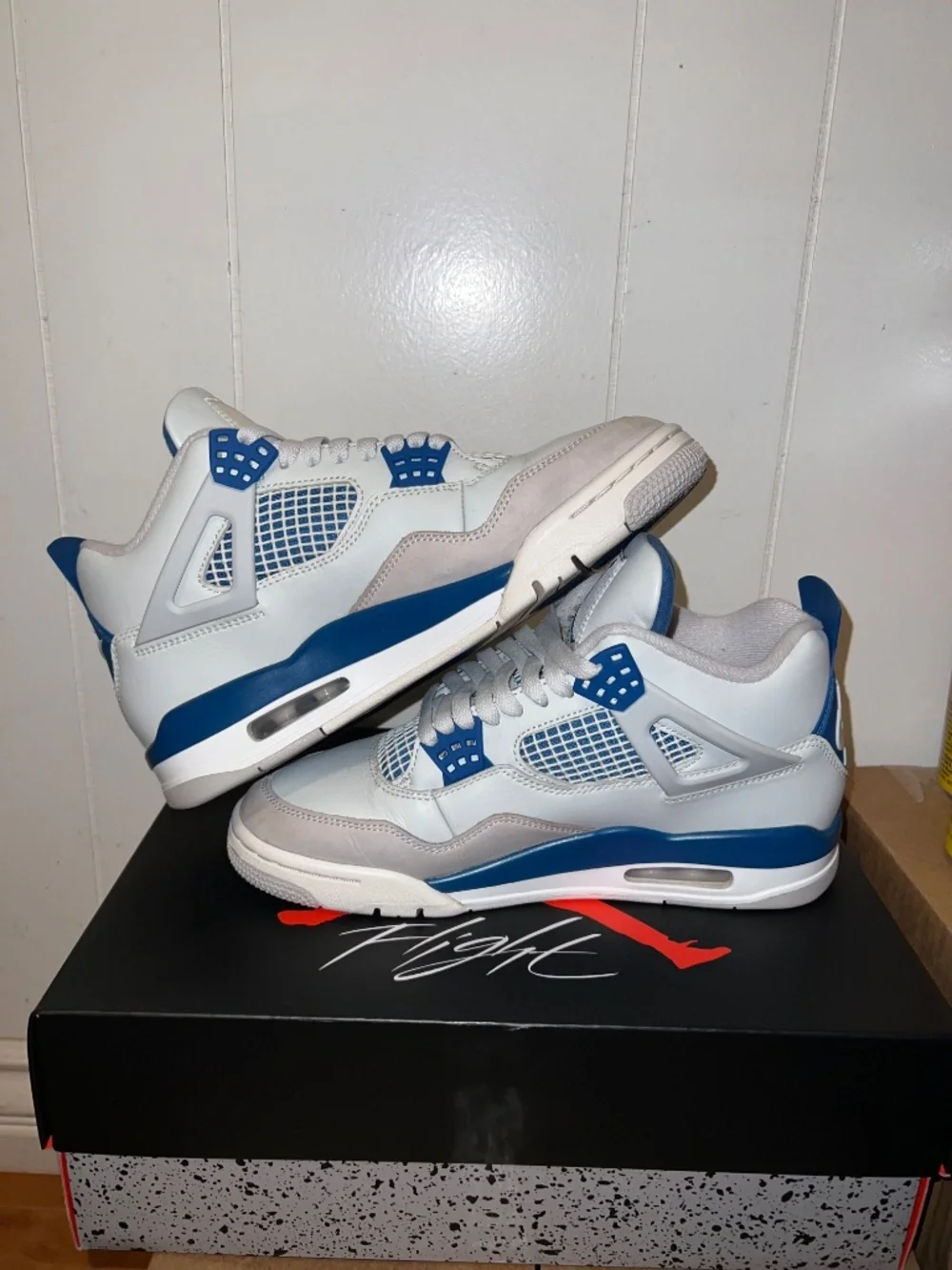 Size 8 - Air Jordan 4 Retro 2024 Military Blue (Pre-Owned, USED)